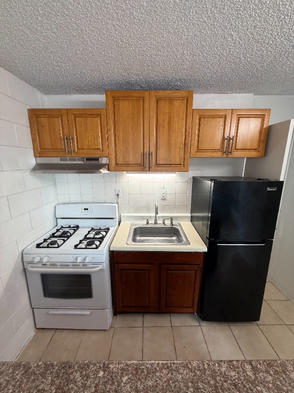 Building Photo - 2509 Ala Wai Blvd