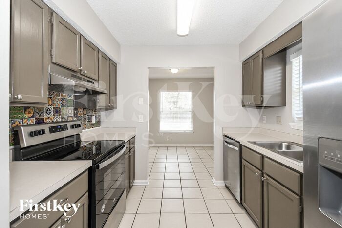 Building Photo - 12732 Clear Springs Dr