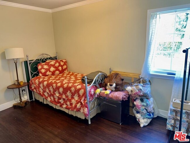 Building Photo - 401 N McCadden Pl