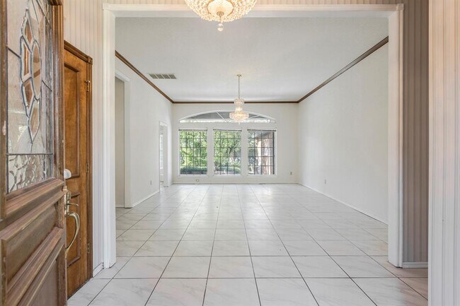 Building Photo - 2804 NW 158th St