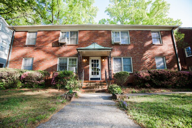 Building Photo - 240 S Laurel Ave