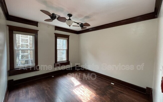 Building Photo - 109 Park Central Square