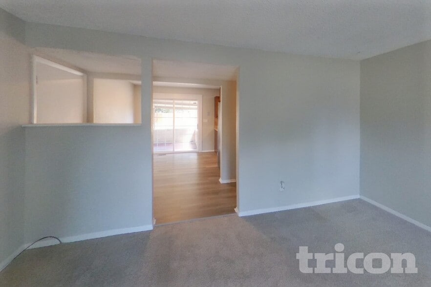 Building Photo - 2286 Farnsworth Dr
