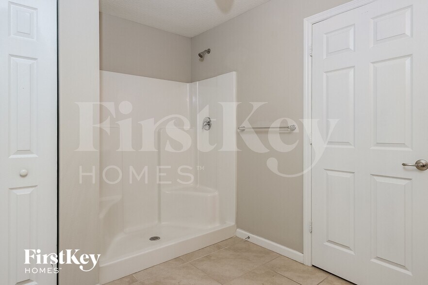 Building Photo - 4477 Southwest