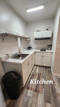 Building Photo - 881 SW General Patton Terrace