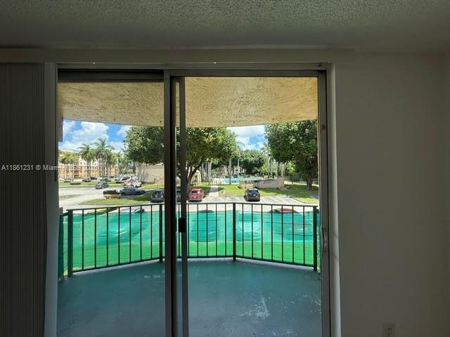 Building Photo - 9350 Fontainebleau Blvd