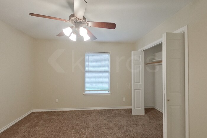 Building Photo - 15334 Guadalupe River Dr