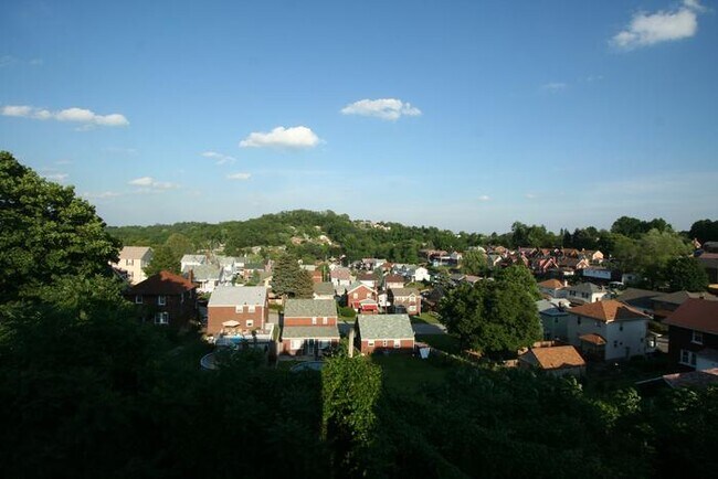 Building Photo - 4511 Main St