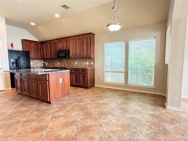 Building Photo - 2210 Thorn Berry Creek Ln