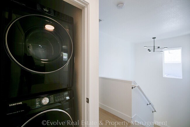 Building Photo - Evolve Real Estate: Stunning Smart Home in Vibrant West Denver! Available March 27th