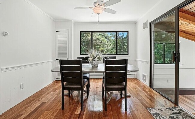 Building Photo - newly renovated 4 bdr farm house