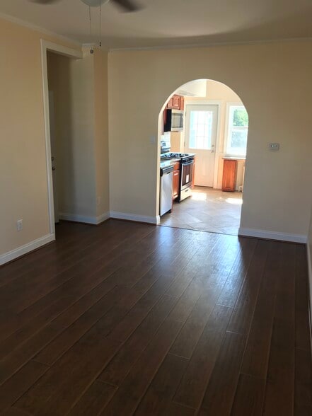 Building Photo - 533-2 Gerhard St