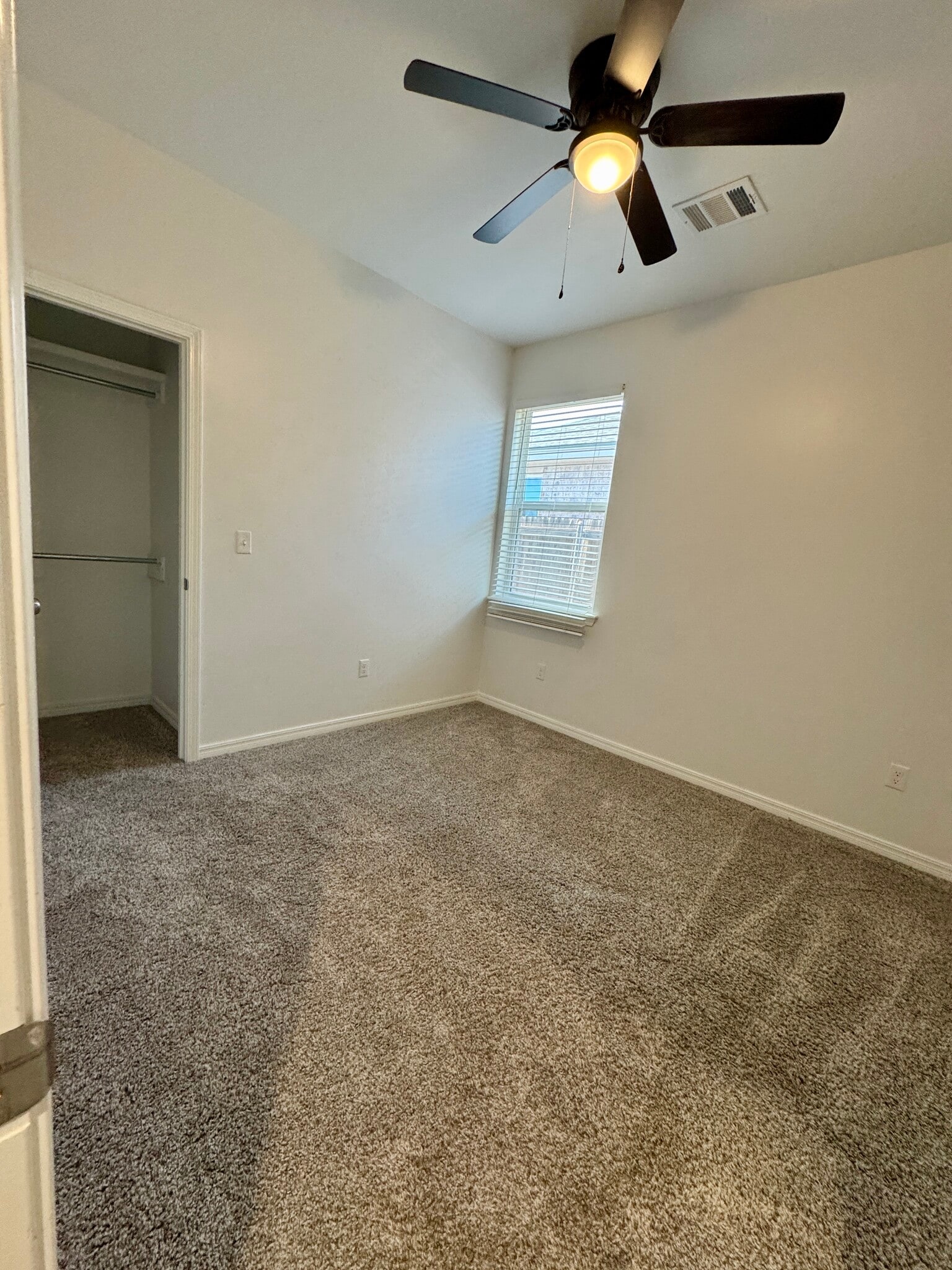 Building Photo - 704 Hornady St