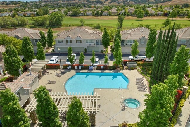 Building Photo - Upgraded 2BD/2BA Condo Near Empire Ranch G...