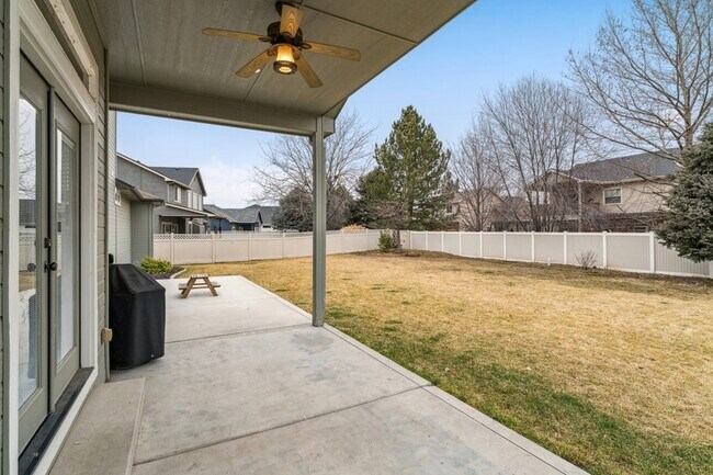 Building Photo - 2012 W Rock Creek Dr