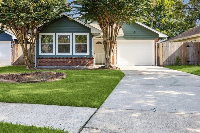 Building Photo - 9327 Crescent Moon Dr