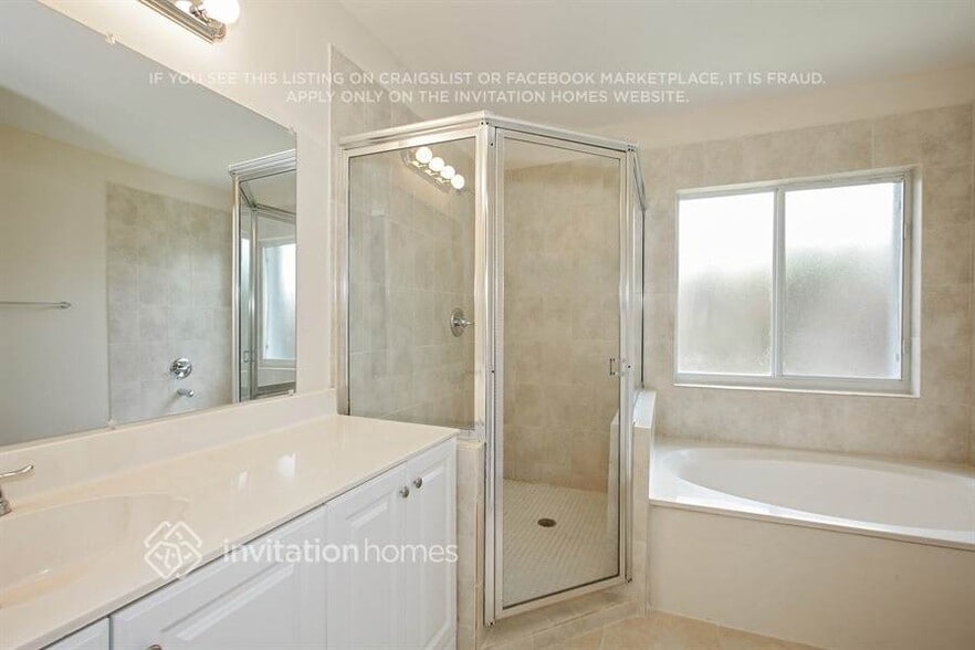 Building Photo - 16440 SW 144th Ave