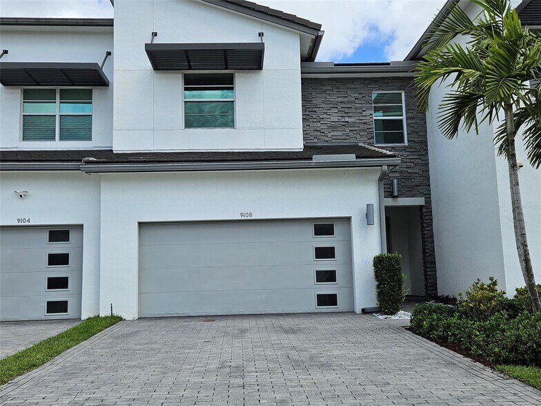 Building Photo - 9108 Kingsmoor Way
