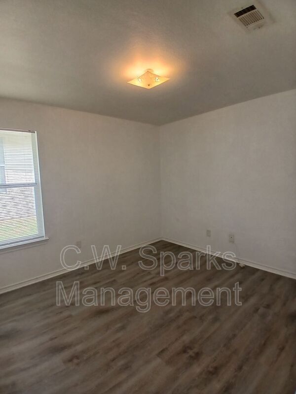 Building Photo - 13655 Biggs St