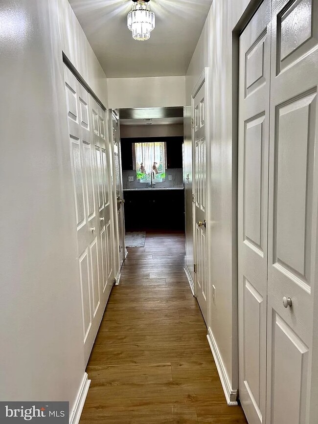 Building Photo - 358 Stonehedge Ln