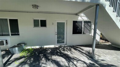 Building Photo - 320 86th St