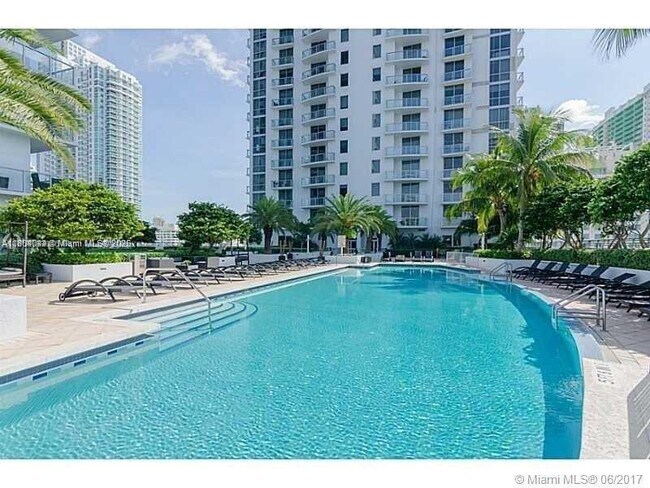 Building Photo - 1050 Brickell Ave
