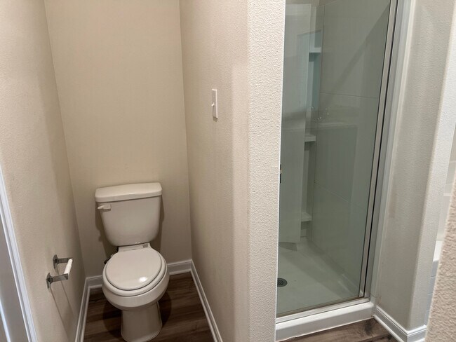 Building Photo - Room in House on Serena Dr