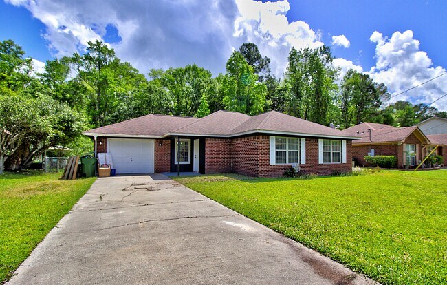 Building Photo - 815 Sagewood Dr