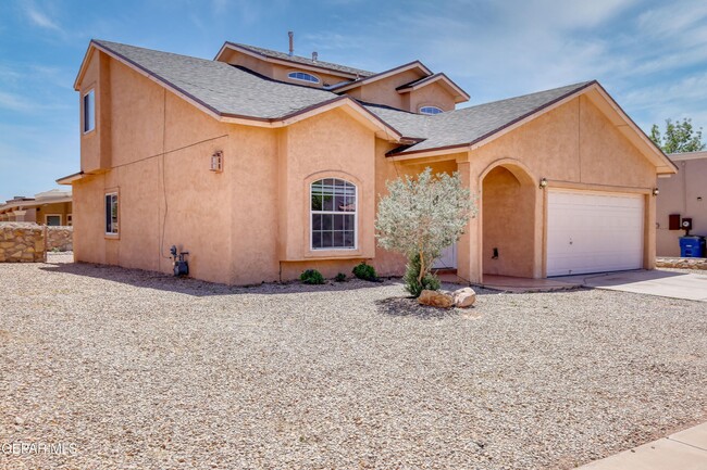 Building Photo - 3104 Tierra Paola Ln