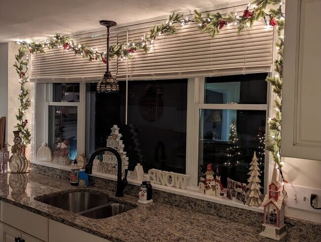 Building Photo - 95 Providence St