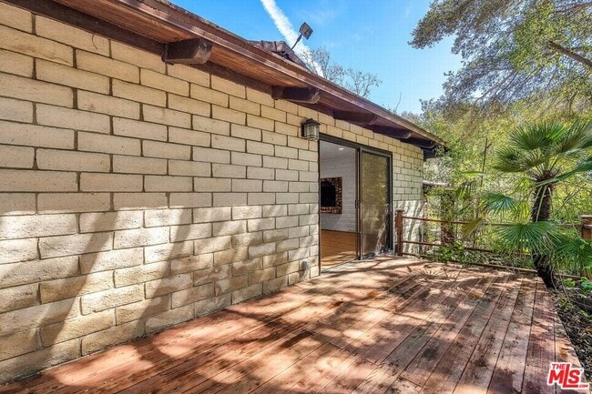 Building Photo - 535 Crater Camp Dr