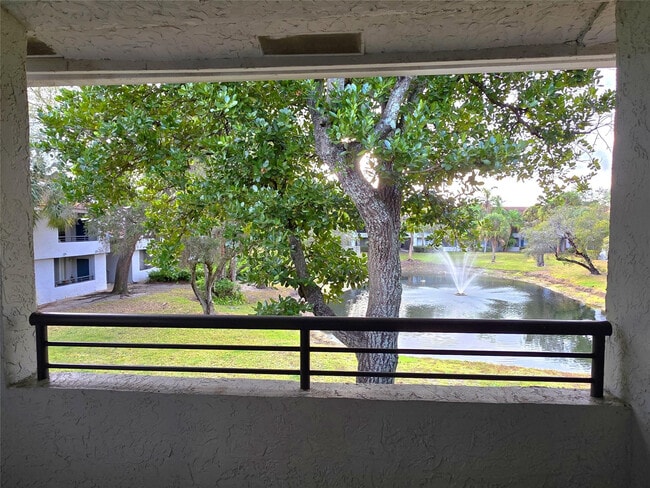 Building Photo - 651 Lyons Rd