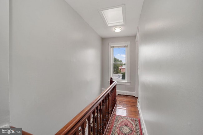 Building Photo - 633 8th St NE