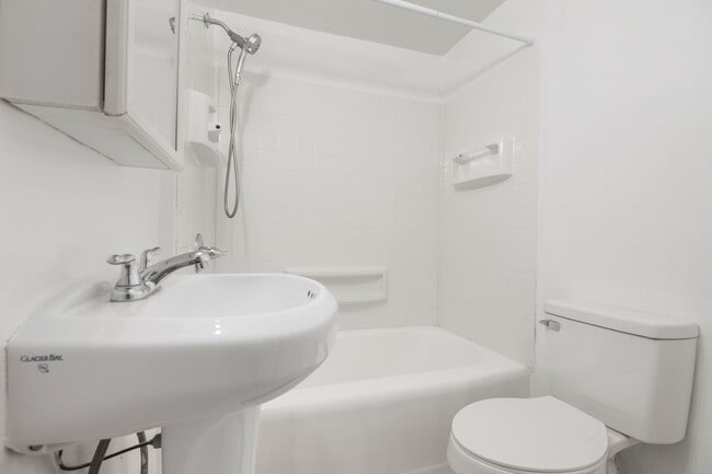 Building Photo - Cozy & Efficient 1 Bed/1 Bath in Carrboro