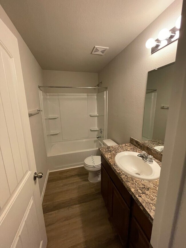 Building Photo - 731 Long Cedar Dr