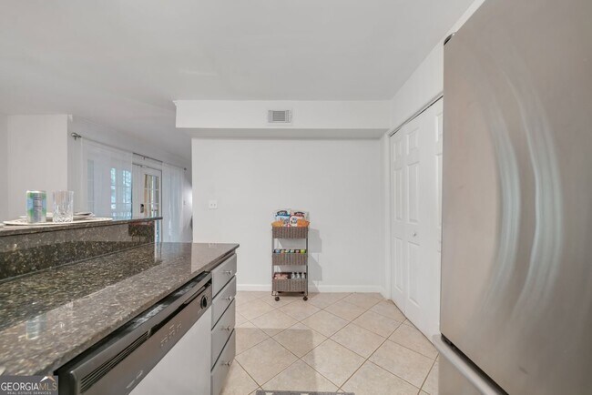 Building Photo - 1445 Monroe Dr NE