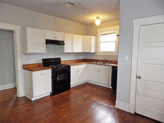 Building Photo - 4322 Wilmer St