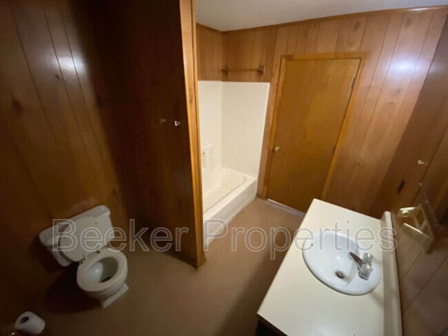 Building Photo - 3615 34th Ave