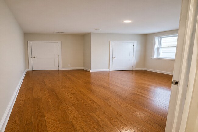 Building Photo - 52 3rd St