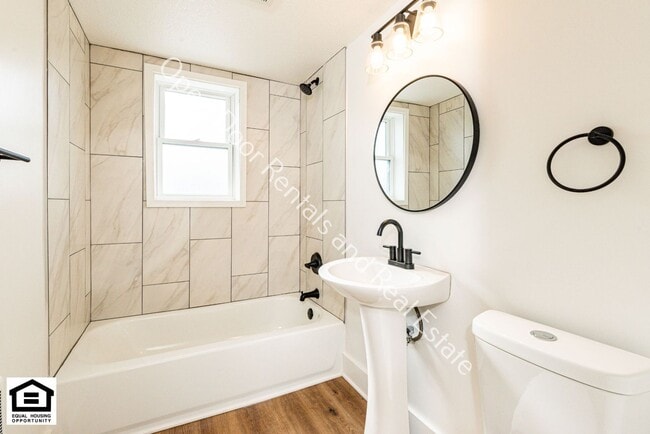 Building Photo - 1823 Griswold Dr