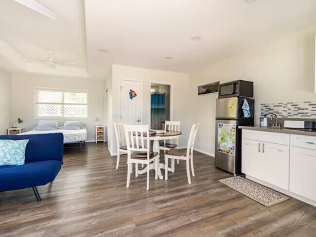 Building Photo - Fully Furnished Studio in Hawaiian Paradise Park