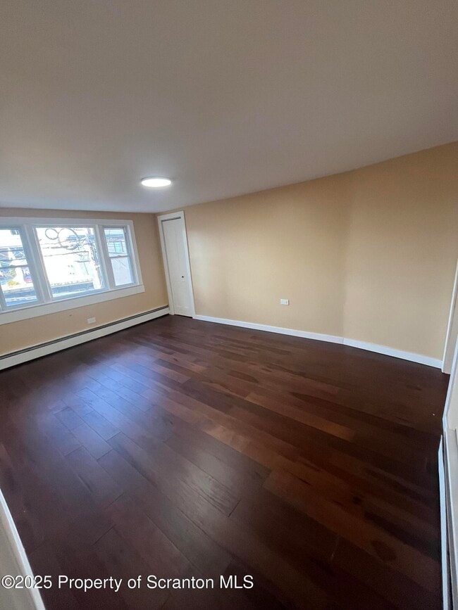 Building Photo - 129 S Blakely St