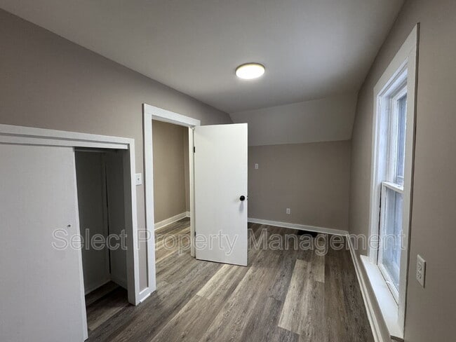 Building Photo - 3930 Webster St