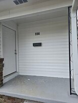 Building Photo - 114 Tacoma Rd