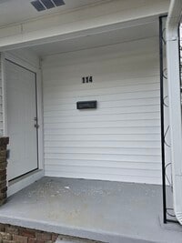 Building Photo - 114 Tacoma Rd