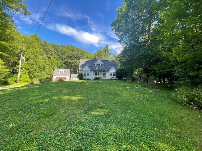 Building Photo - 3 Bed 2.5 Bath Home in Dover