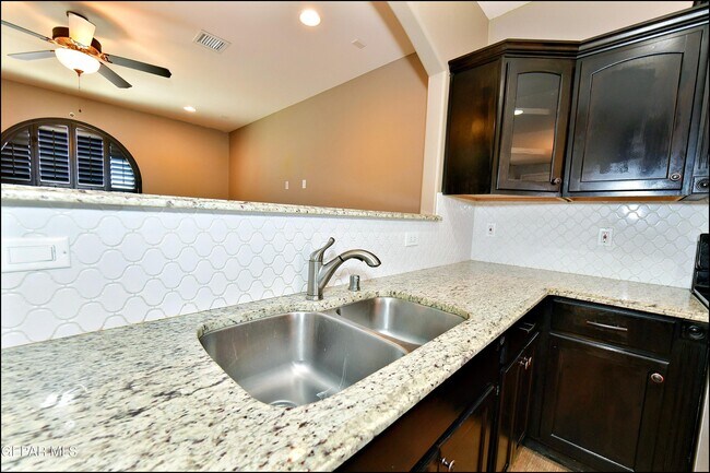 Building Photo - 3741 Loma Adriana