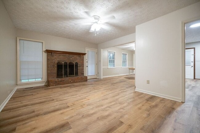 Building Photo - 1151 Brookwood Dr