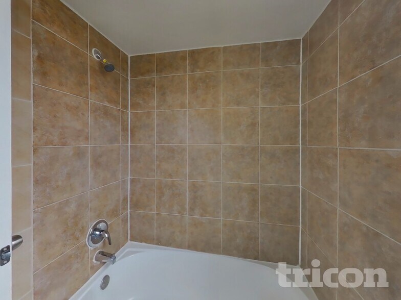 Building Photo - 7318 Foxway Ln