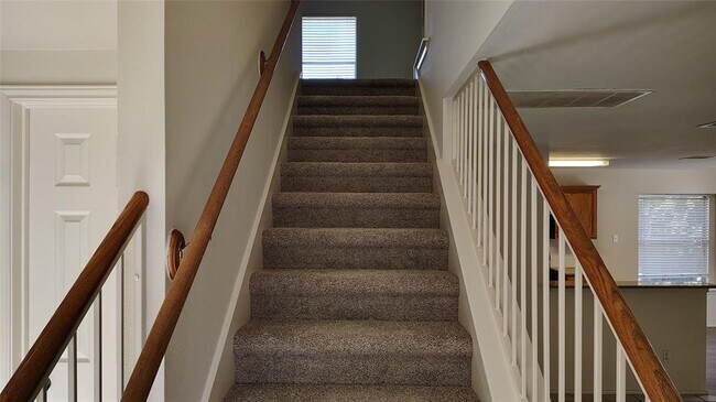 Building Photo - 2208 Ada Ln